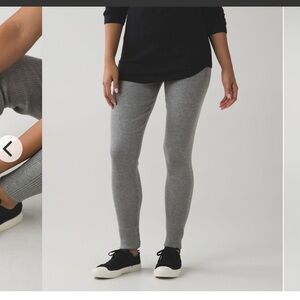 Lululemon Find Your Mantra Pant
Heathered Medium Grey / Heathered Dark Grey